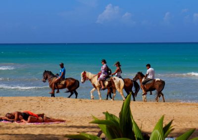Przejażdżka konno po plaży na Dominikanie
