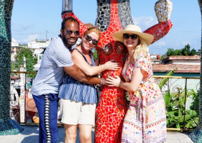 W czasie wyprawy Kuba Libre Salsa Trip w Fusterlandii na Kubie, Agnieszka Olton, Gosia Jaworska i najlepszy kubański tancerz Yunior Cardenas Poll. Hawana