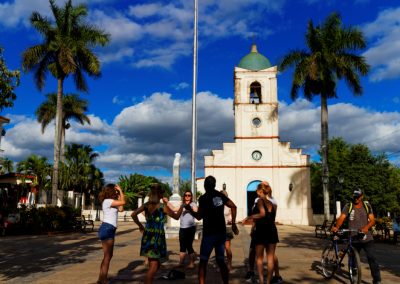 taniec na ulicy na Kubie